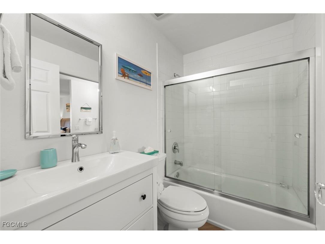 984 Greenwood Court S Sanibel FL 33957 2025019903 image34