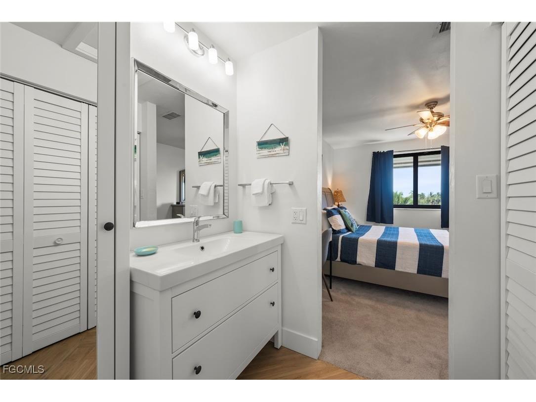 984 Greenwood Court S Sanibel FL 33957 2025019903 image38