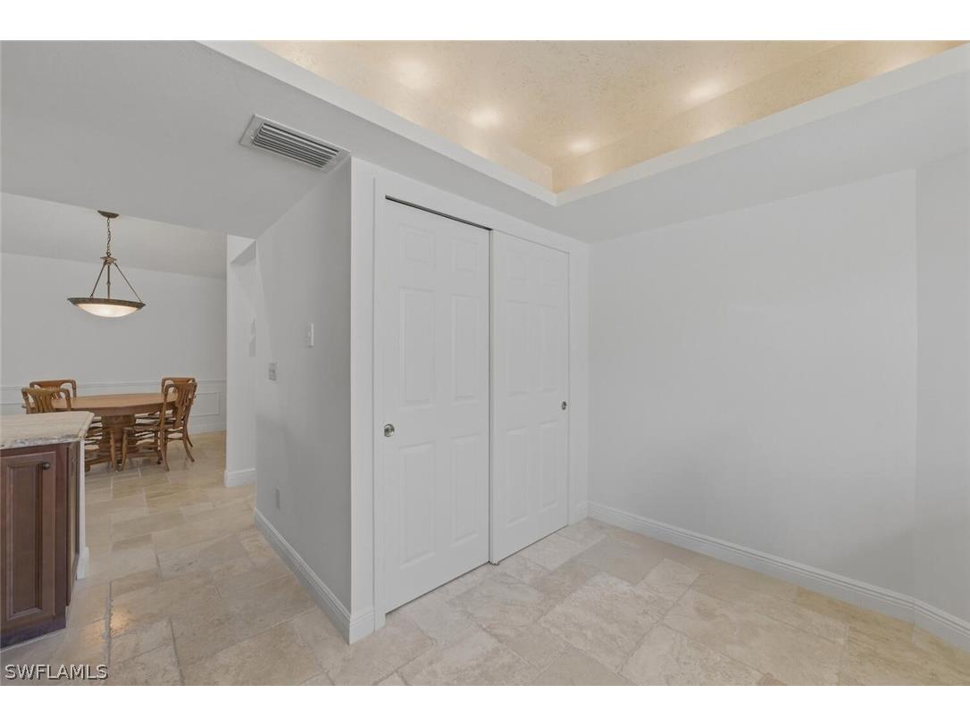 9844 Luna Circle #201D Naples FL 34109 226009404 image13