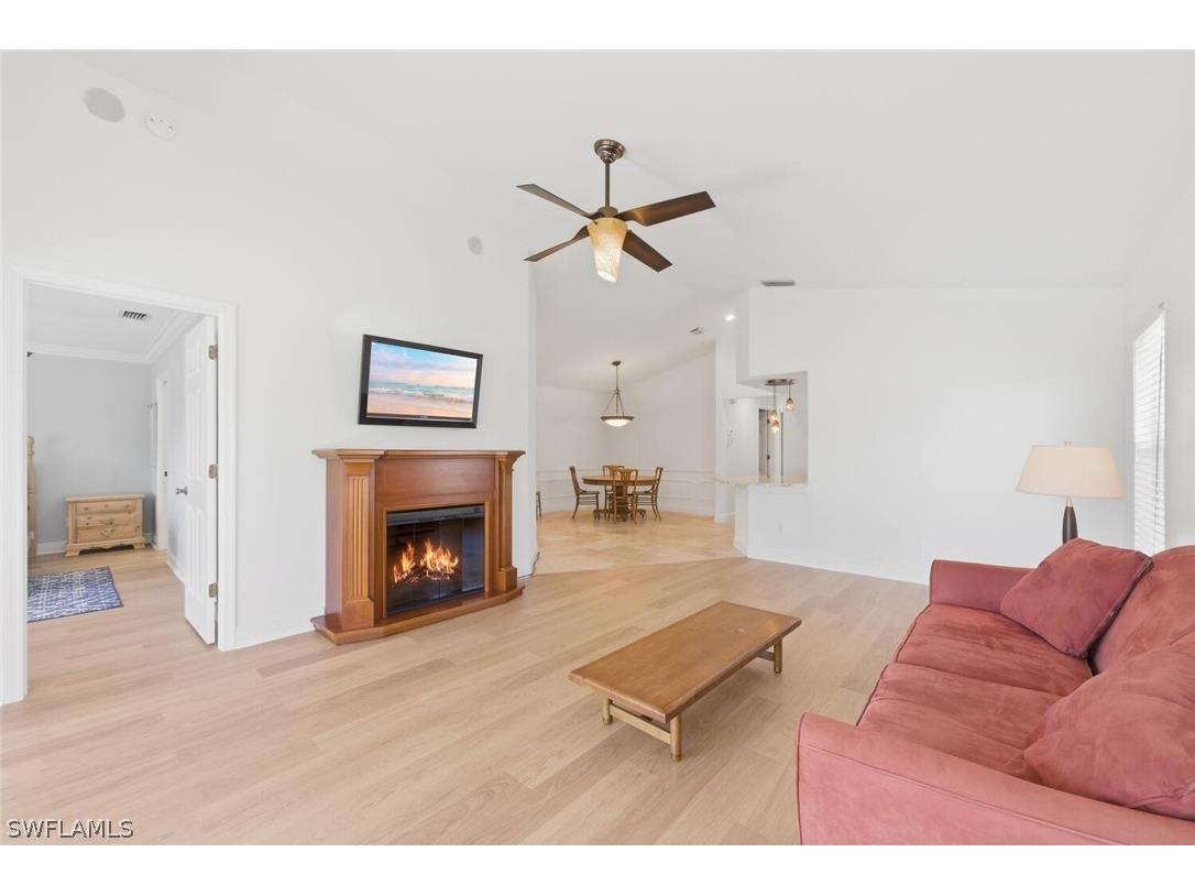 9844 Luna Circle #201D Naples FL 34109 226009404 image16