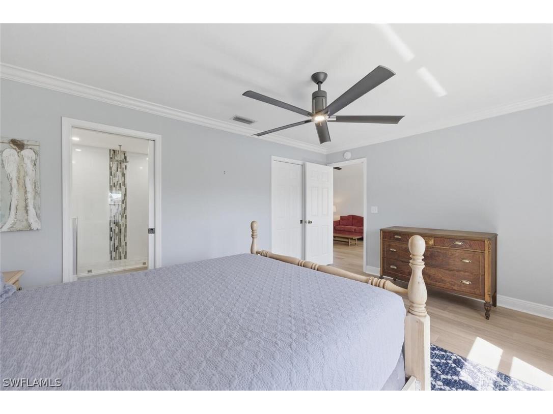 9844 Luna Circle #201D Naples FL 34109 226009404 image17