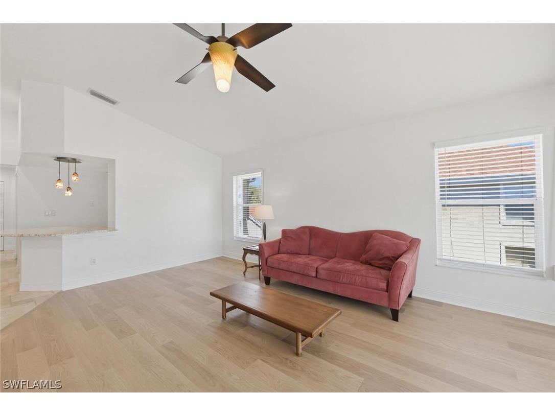 9844 Luna Circle #201D Naples FL 34109 226009404 image25