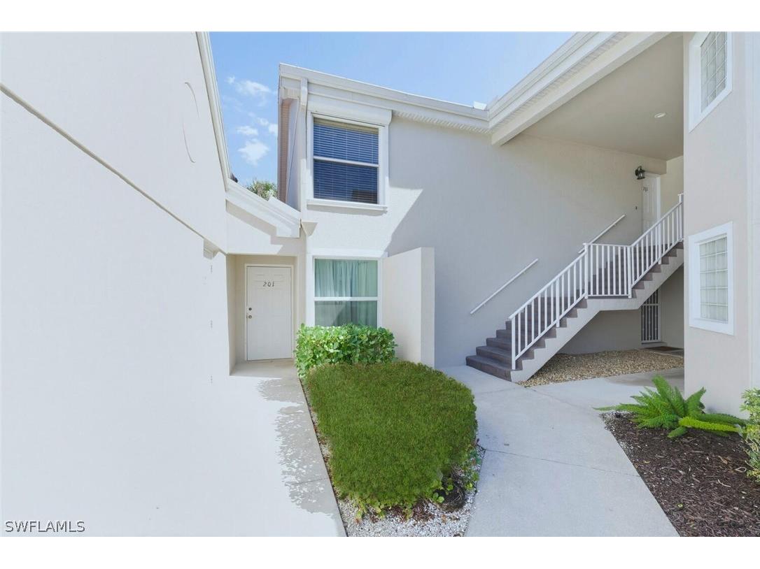 9844 Luna Circle #201D Naples FL 34109 226009404 image28