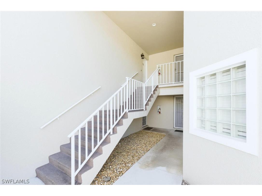 9844 Luna Circle #201D Naples FL 34109 226009404 image29