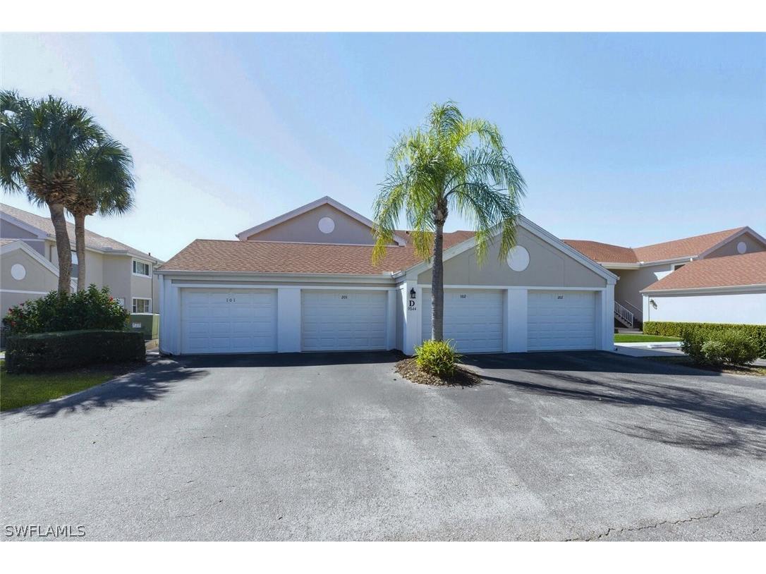 9844 Luna Circle #201D Naples FL 34109 226009404 image3