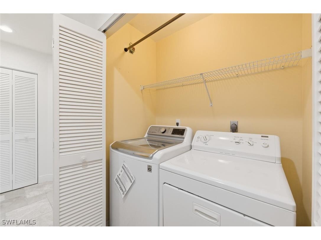 9844 Luna Circle #201D Naples FL 34109 226009404 image31