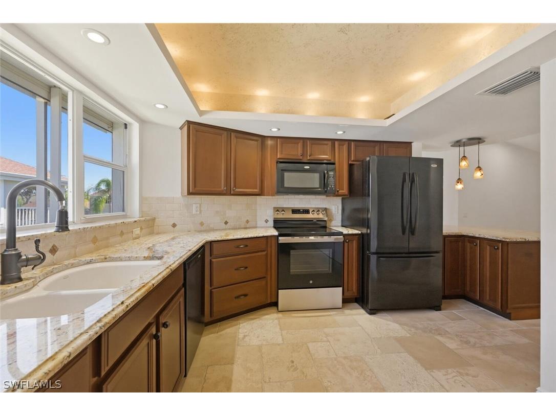 9844 Luna Circle #201D Naples FL 34109 226009404 image5