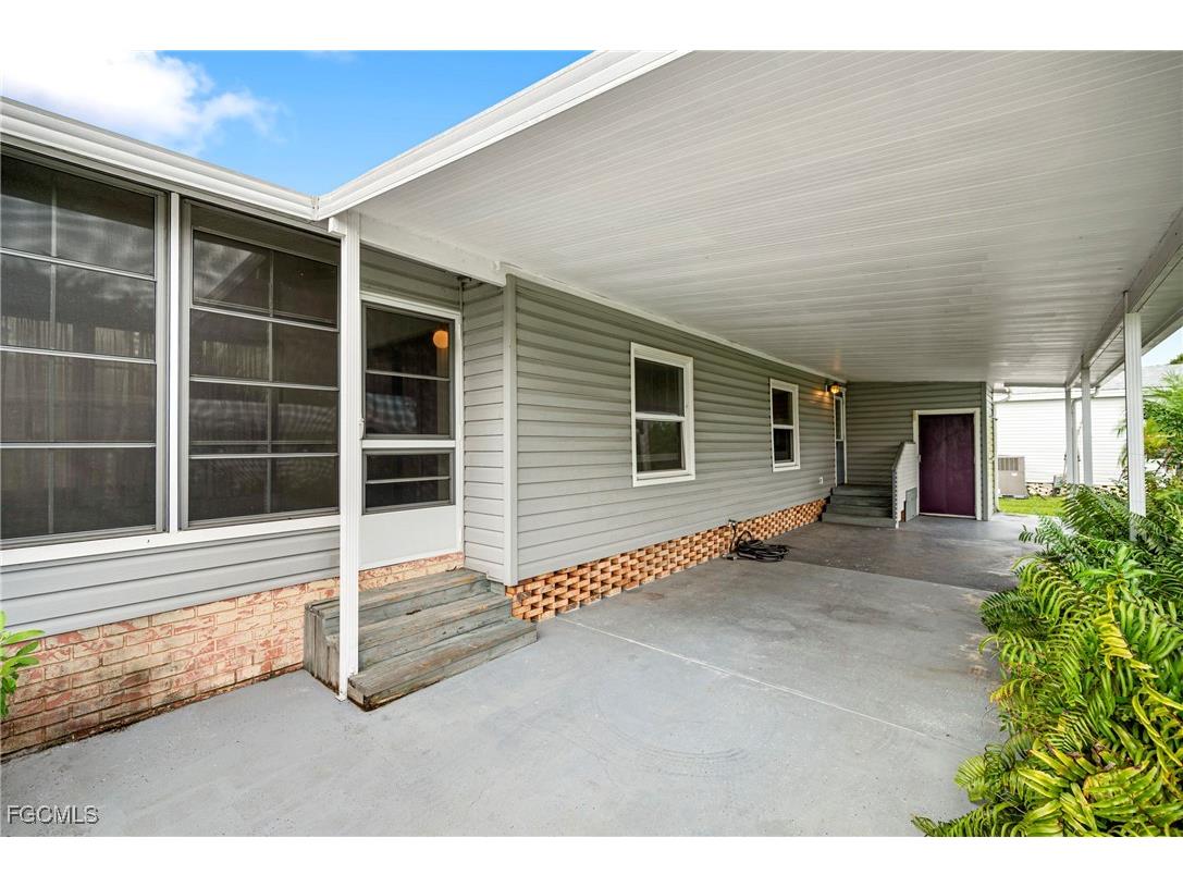 9849 Creekwood Lane Fort Myers FL 33905 2025010070 image3