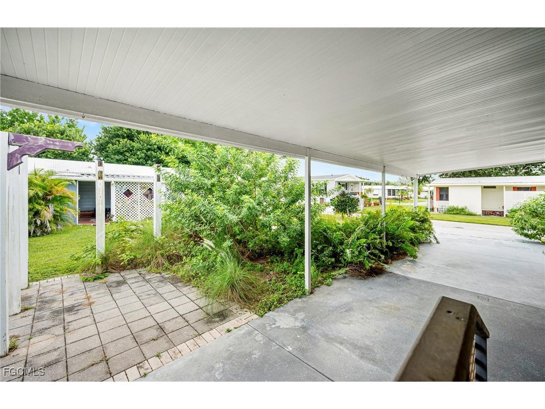 9849 Creekwood Lane Fort Myers FL 33905 2025010070 image5