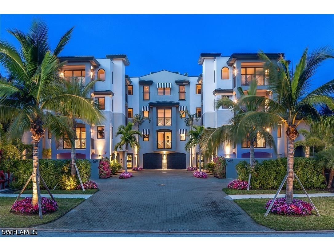 985 8th Avenue S #102 Naples FL 34102 226016434 image1