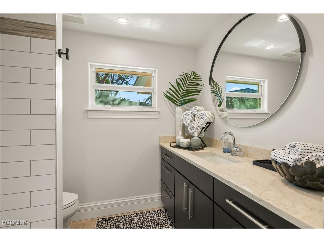 985 Oyster Court Sanibel FL 33957 2025017608 image21