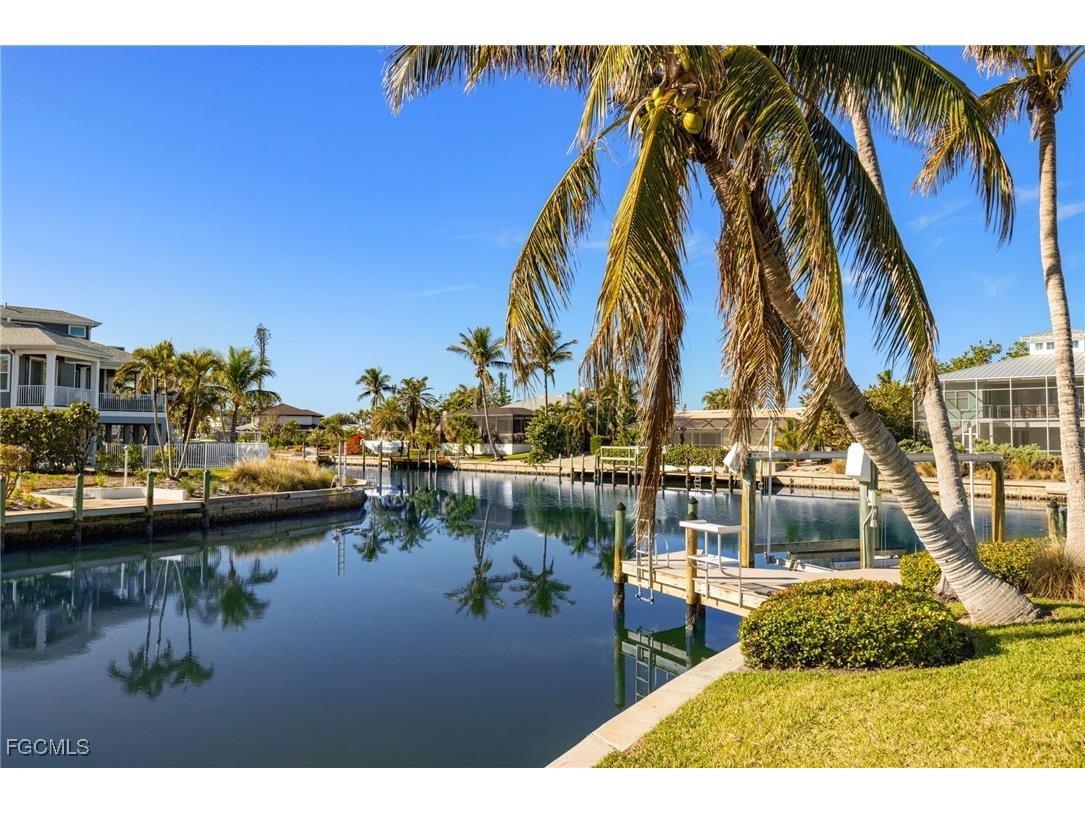 985 Oyster Court Sanibel FL 33957 2025017608 image35