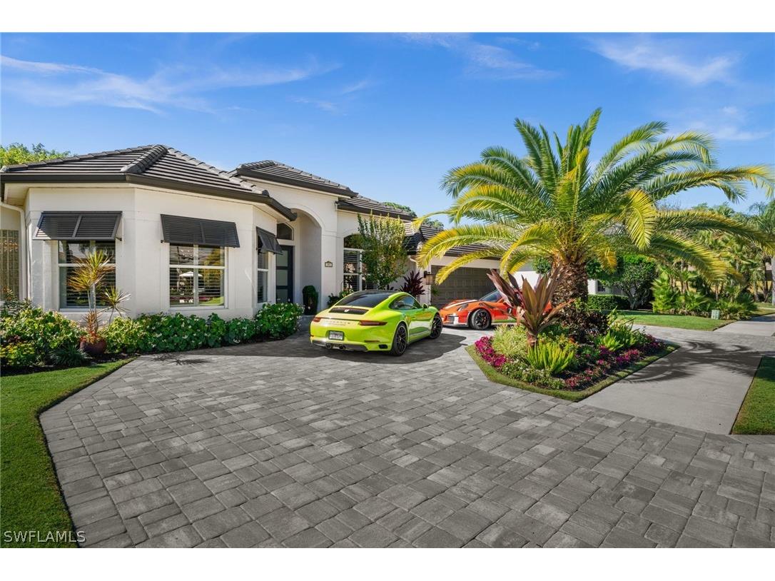 985 Spanish Moss Trail Naples FL 34108 226005138 image1