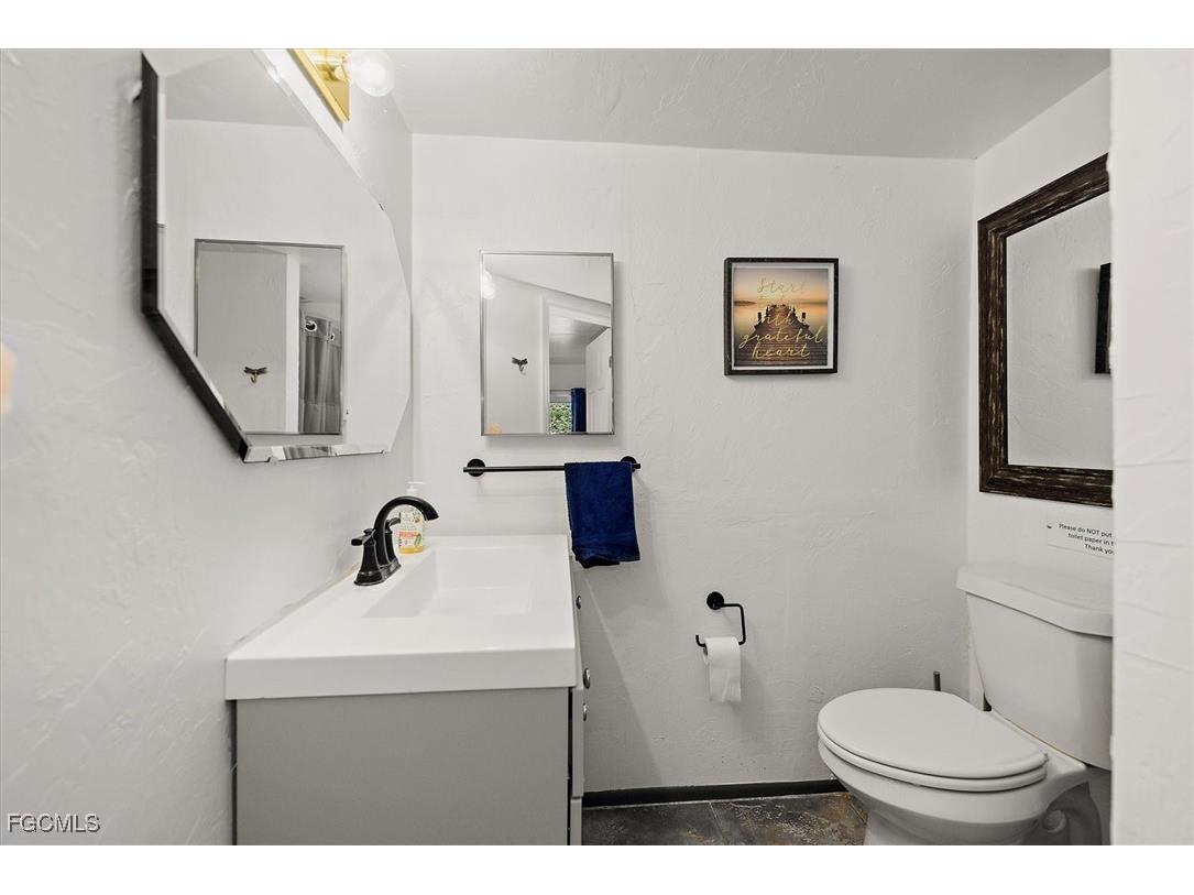 9851 Merle Drive North Fort Myers FL 33917 2026001186 image32