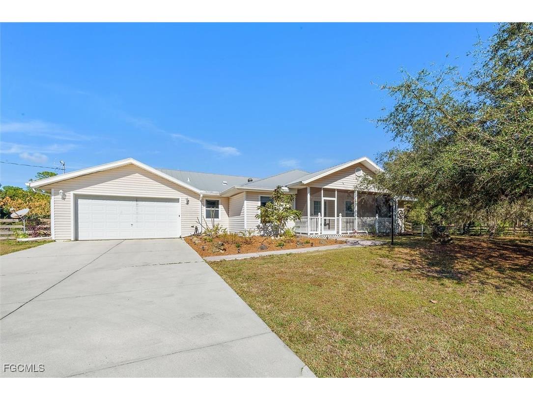 9851 Merle Drive North Fort Myers FL 33917 2026001186 image4