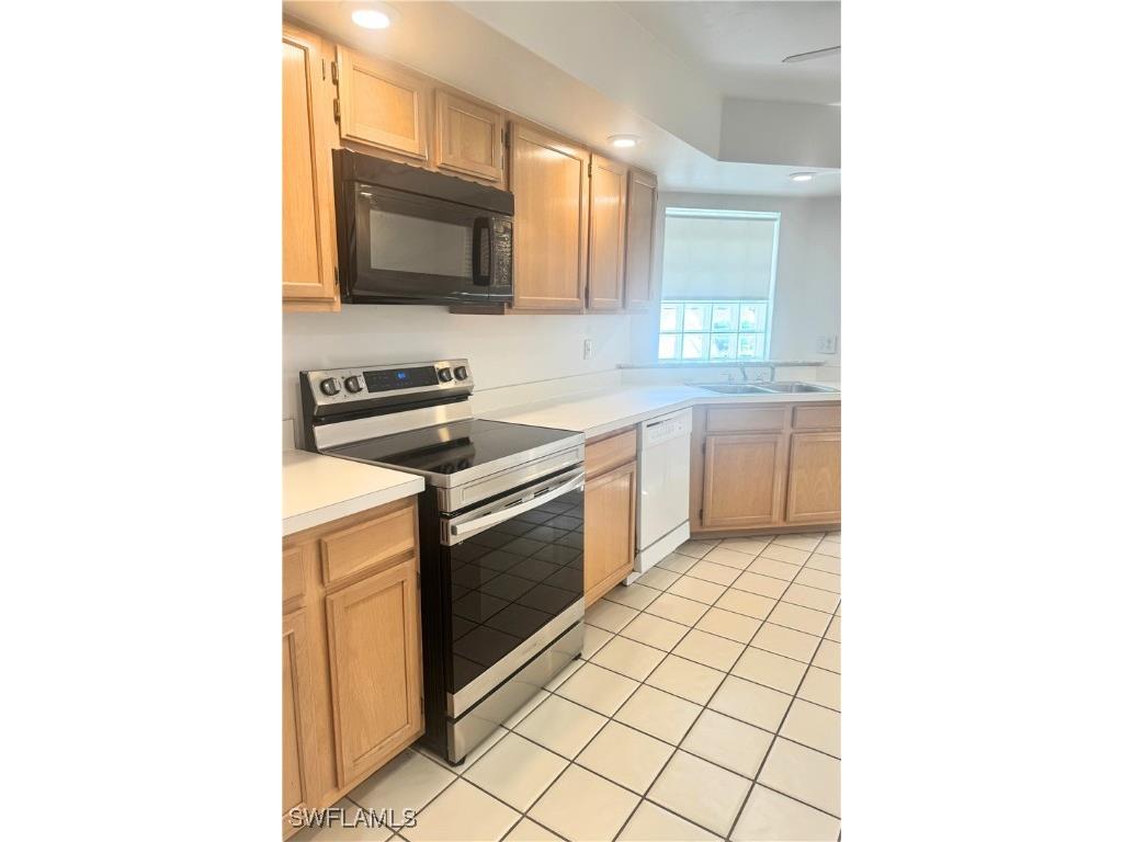 9852 Luna Circle #B203 Naples FL 34109 225075633 image4