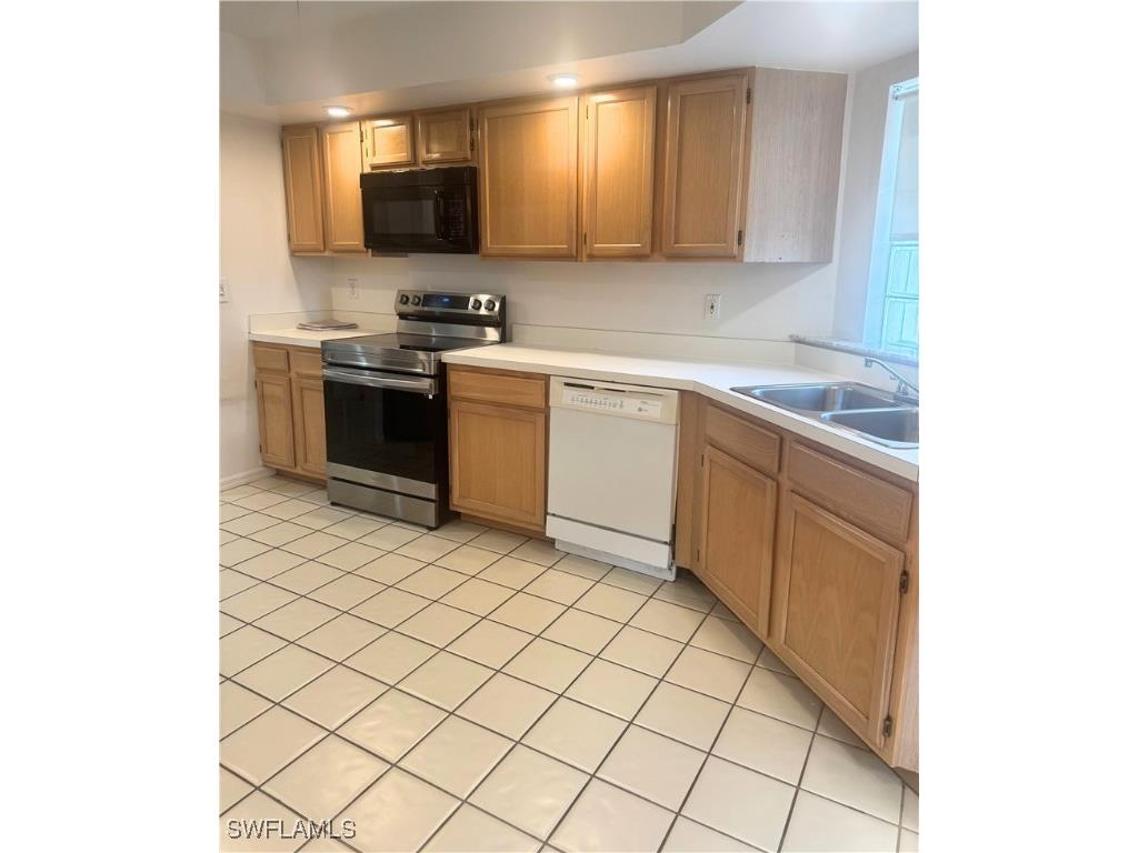 9852 Luna Circle #B203 Naples FL 34109 225075633 image5