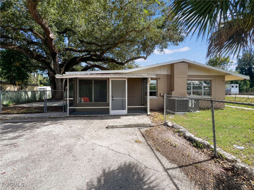 9861 Orange River Boulevard #01 Fort Myers FL 33905 2025016082 image2