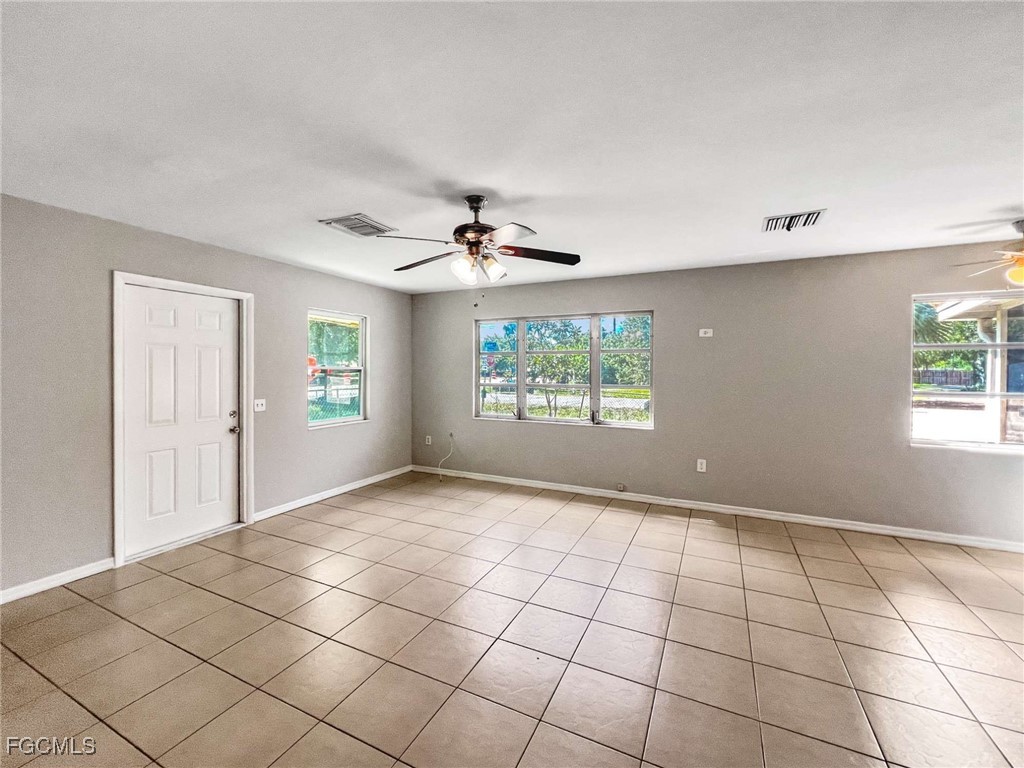 9861 Orange River Boulevard #01 Fort Myers FL 33905 2025016082 image6