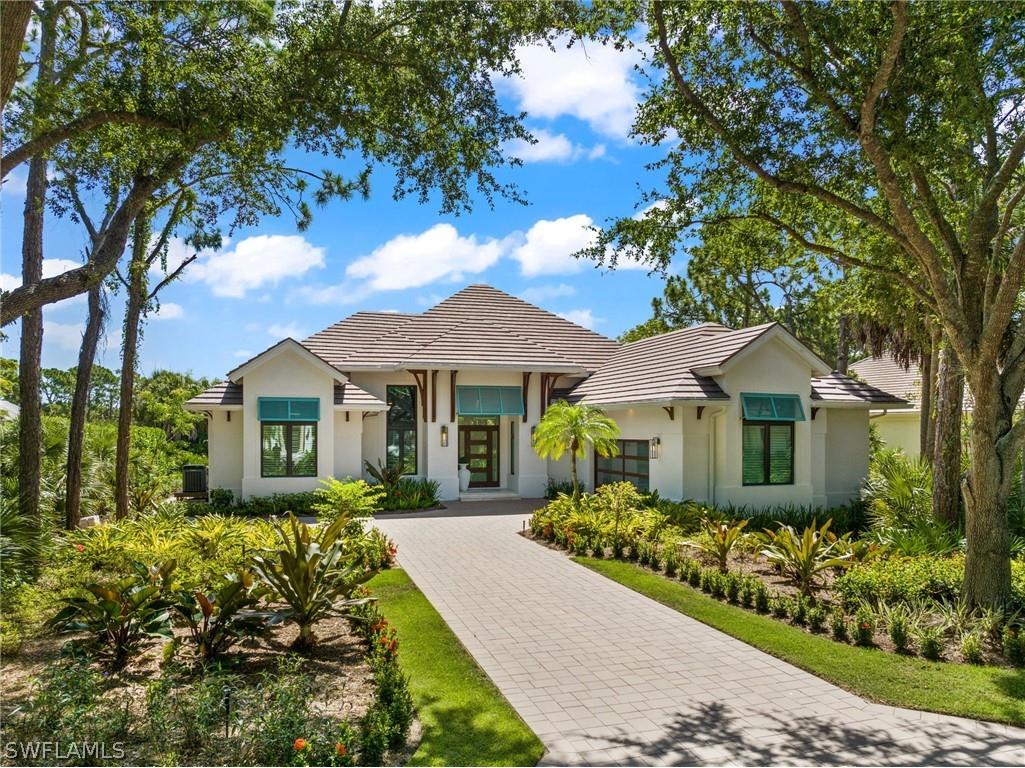 987 Barcarmil Way Naples FL 34110 224053814 image1