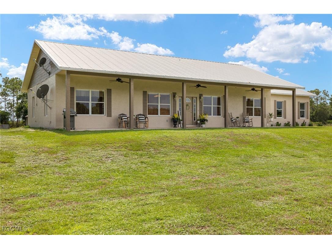 99 Trader Road Labelle FL 33935 2025004818 image2