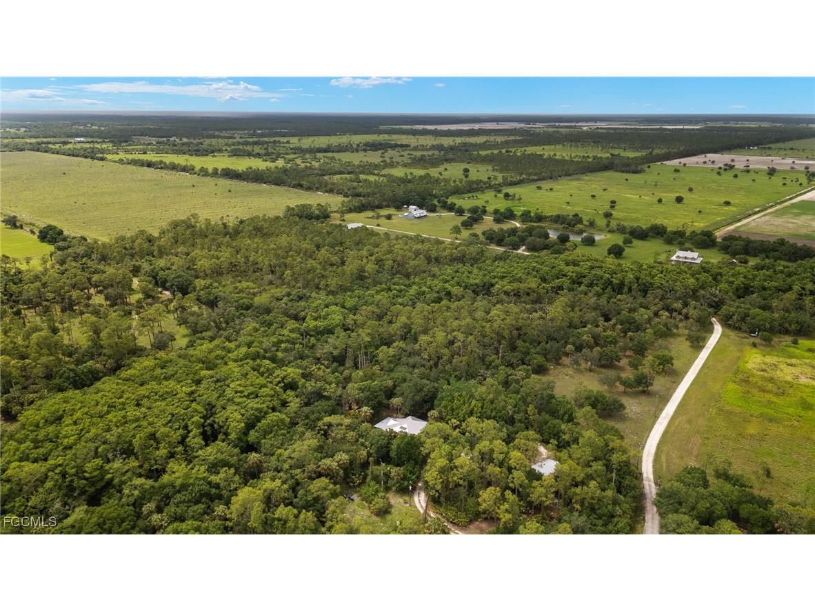 99 Trader Road Labelle FL 33935 2025004818 image30