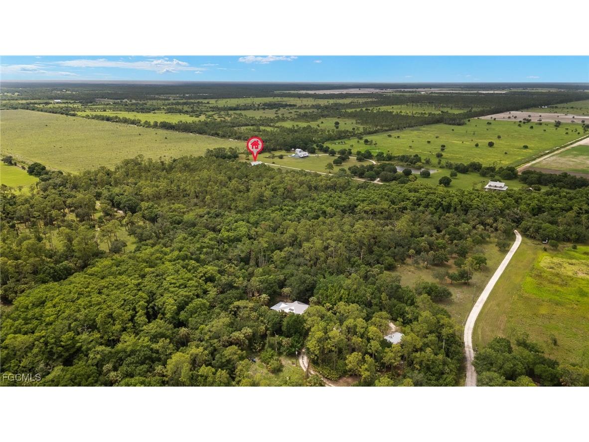 99 Trader Road Labelle FL 33935 2025004818 image31