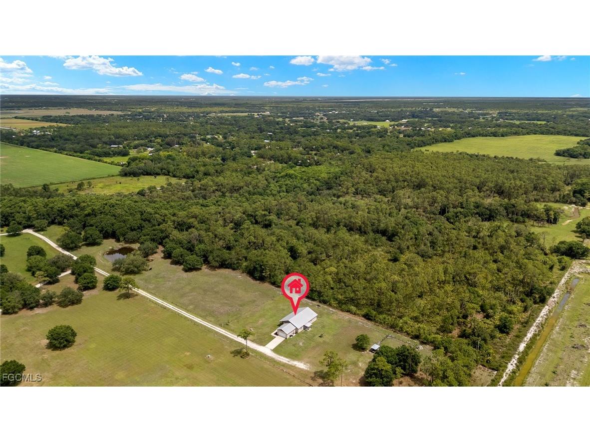 99 Trader Road Labelle FL 33935 2025004818 image35