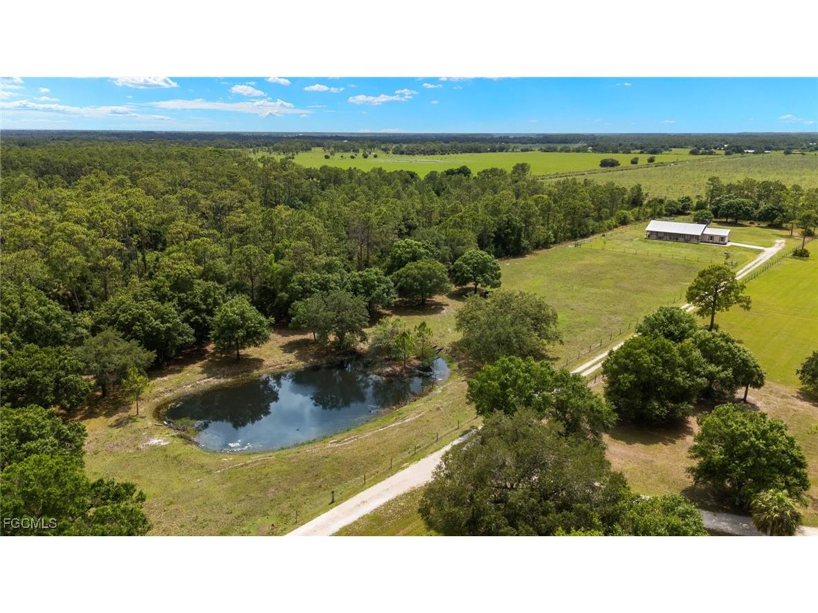 99 Trader Road Labelle FL 33935 2025004818 image36