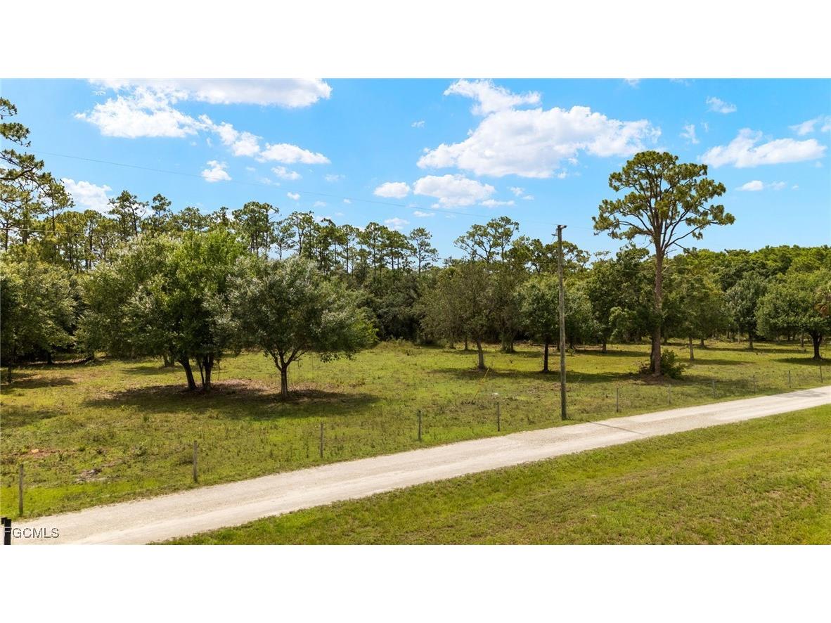 99 Trader Road Labelle FL 33935 2025004818 image40