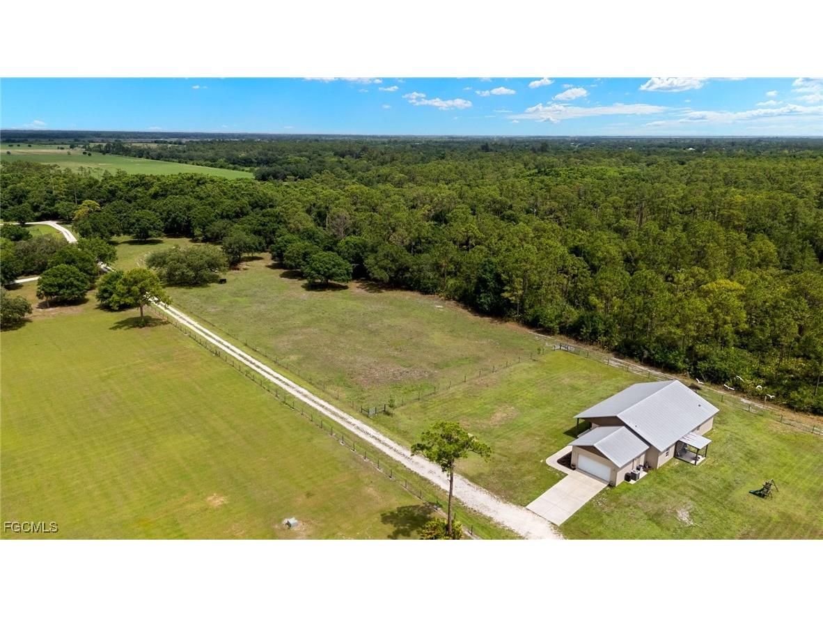 99 Trader Road Labelle FL 33935 2025004818 image41