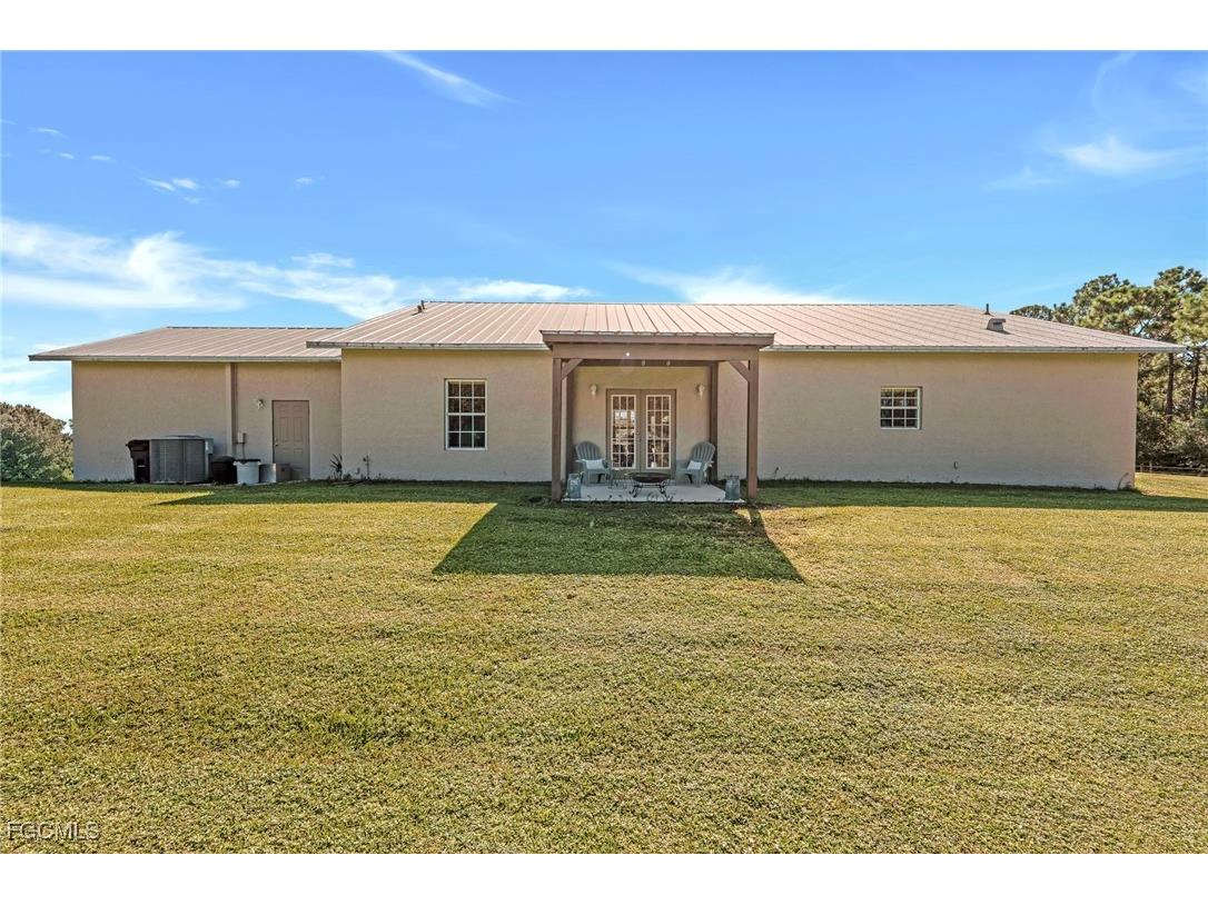 99 Trader Road Labelle FL 33935 2025004818 image43