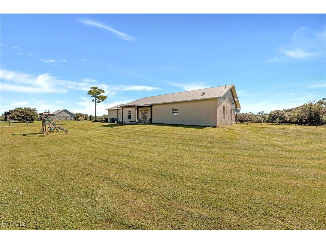 99 Trader Road Labelle FL 33935 2025004818 image44
