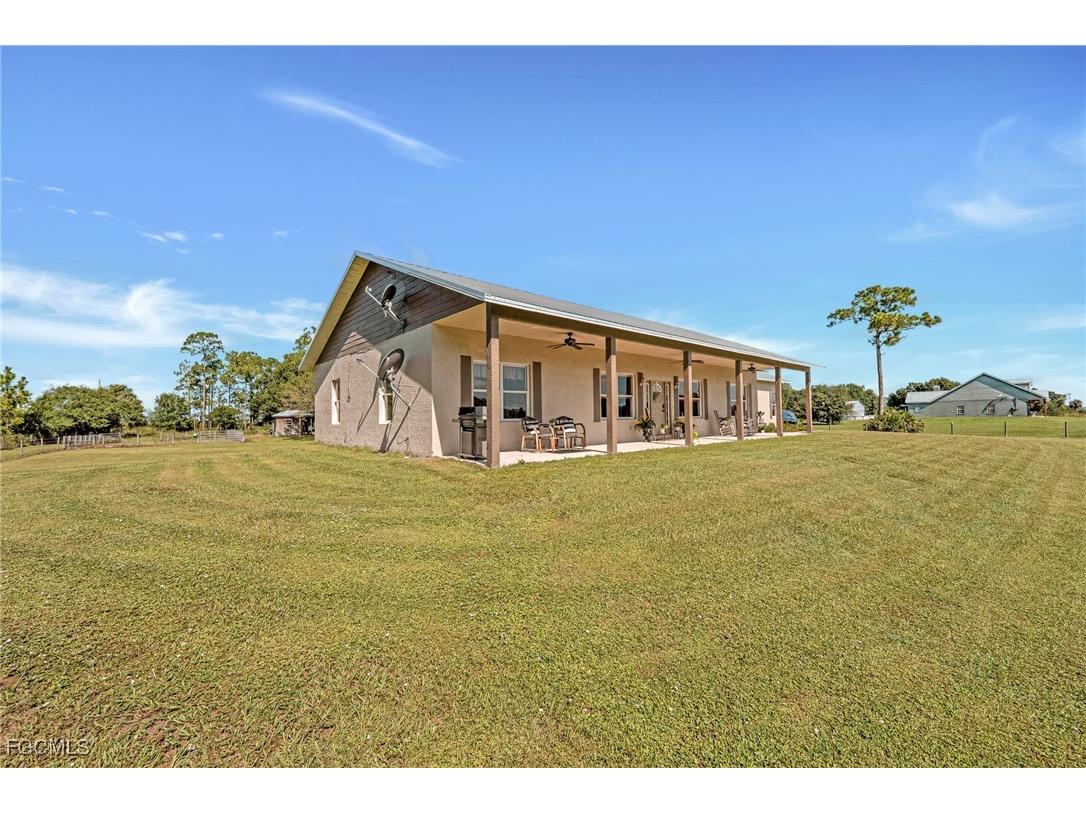99 Trader Road Labelle FL 33935 2025004818 image46