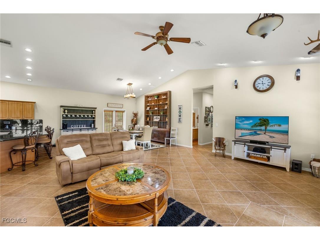 99 Trader Road Labelle FL 33935 2025004818 image6