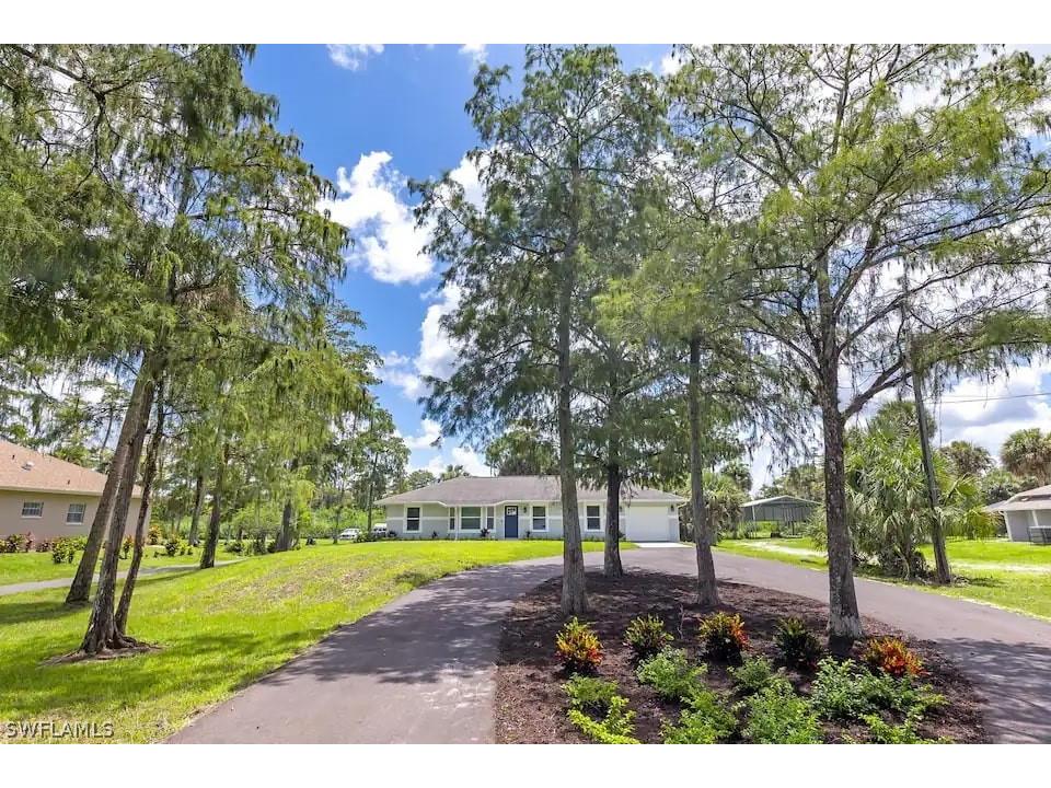 990 19th Street SW Naples FL 34117 224063104 image1