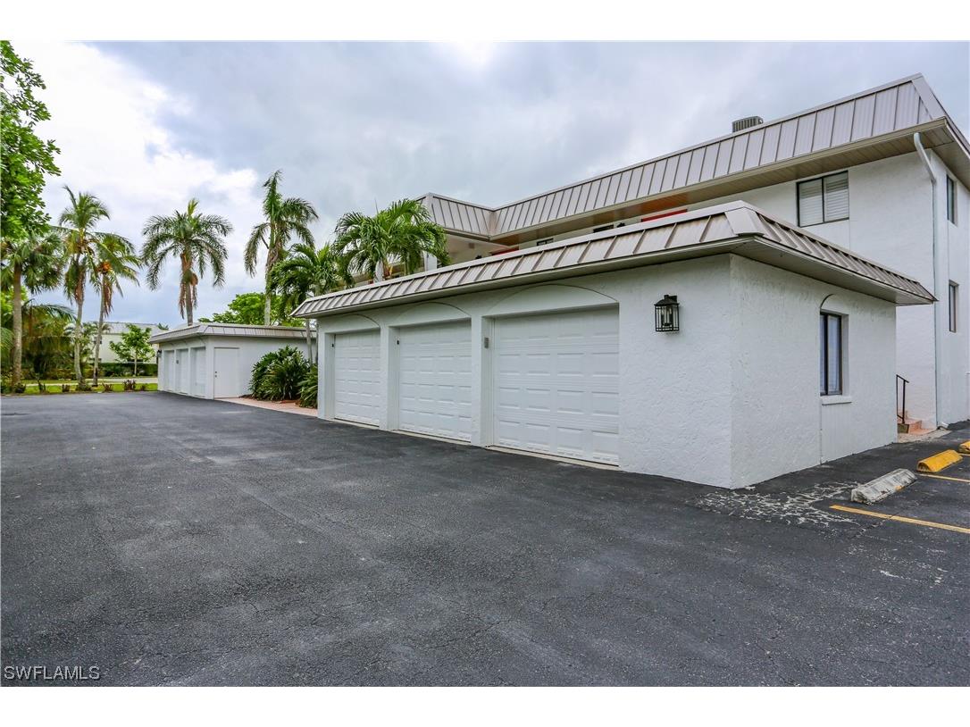 990 8th Street S #1C Naples FL 34102 223056055 image1