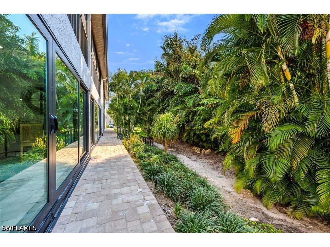 990 8th Street S #1C Naples FL 34102 226013364 image9