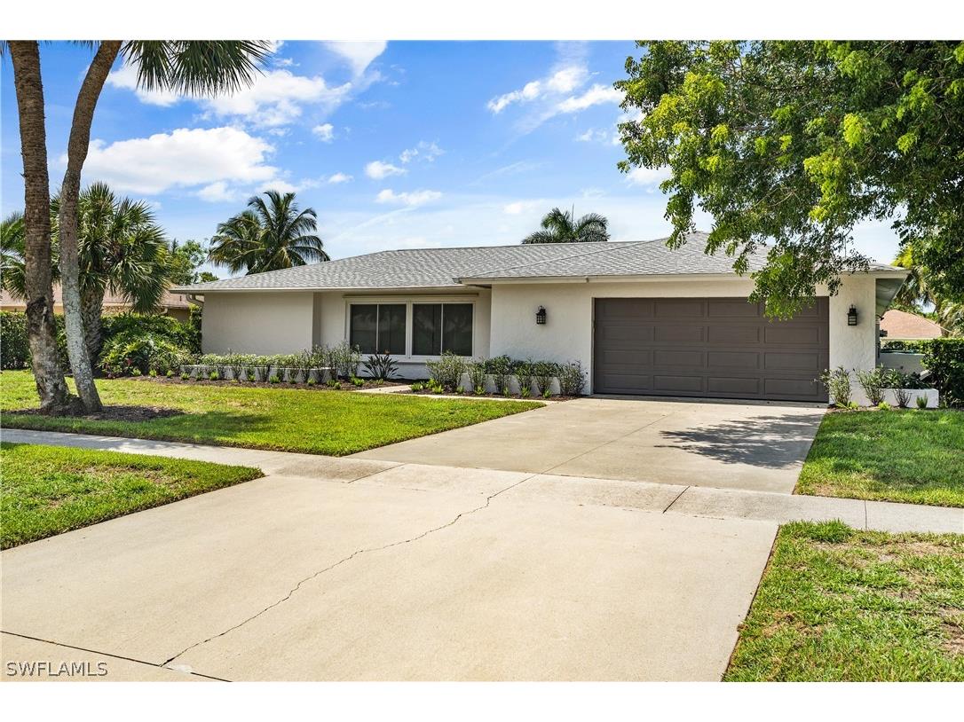 990 Nottingham Drive Naples FL 34109 224024988 image1