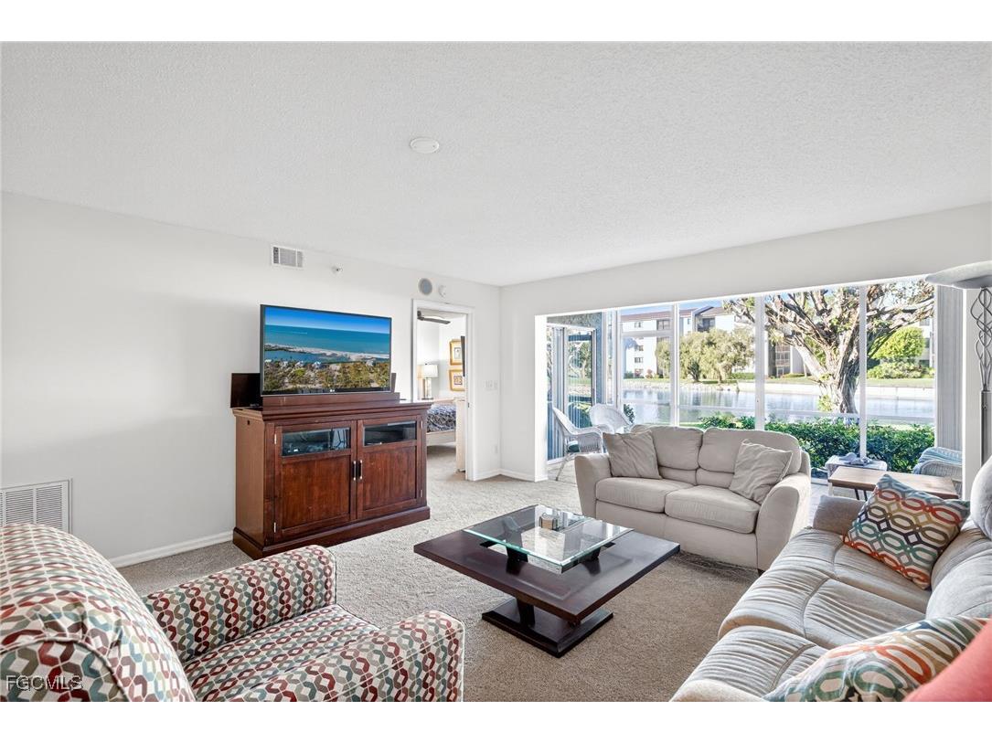 9900 Sunset Cove Lane #111 Fort Myers FL 33919 2025010548 image1
