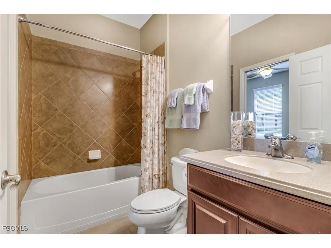 9904 Periwinkle Preserve Lane Fort Myers FL 33919 2025014318 image14