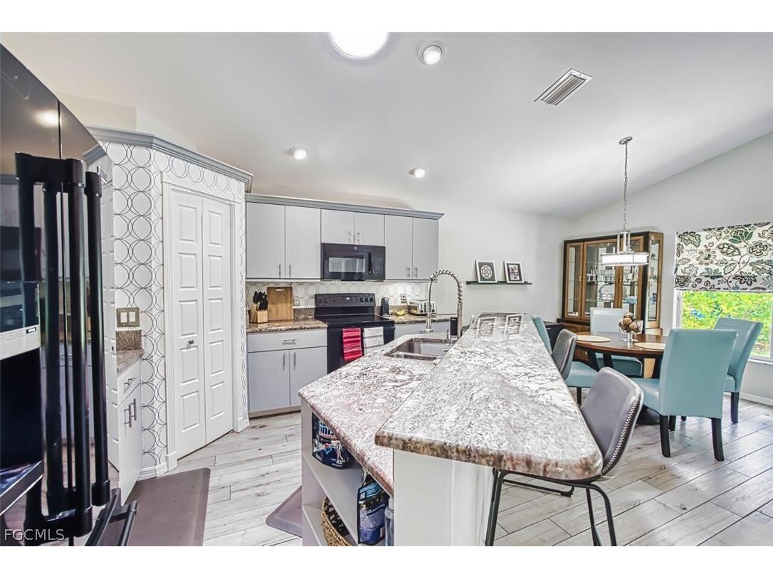 9917 Las Casas Drive Fort Myers FL 33919 2026010509 image15