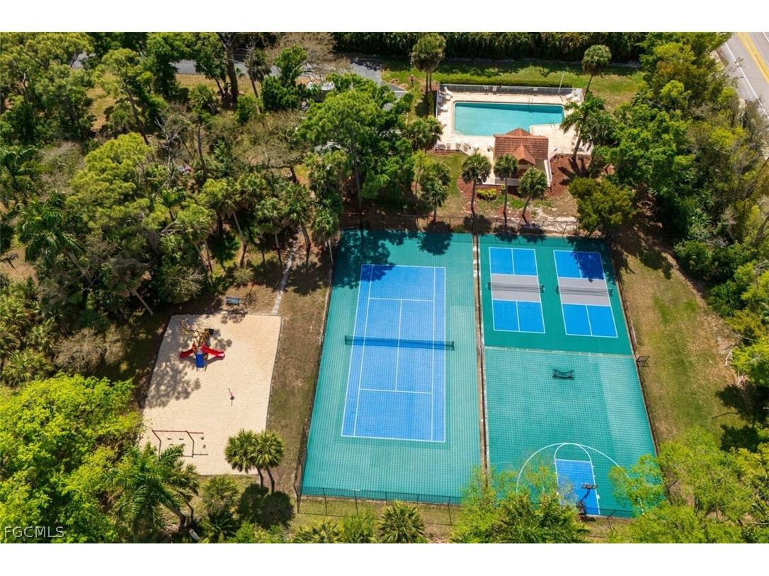 9917 Las Casas Drive Fort Myers FL 33919 2026010509 image36