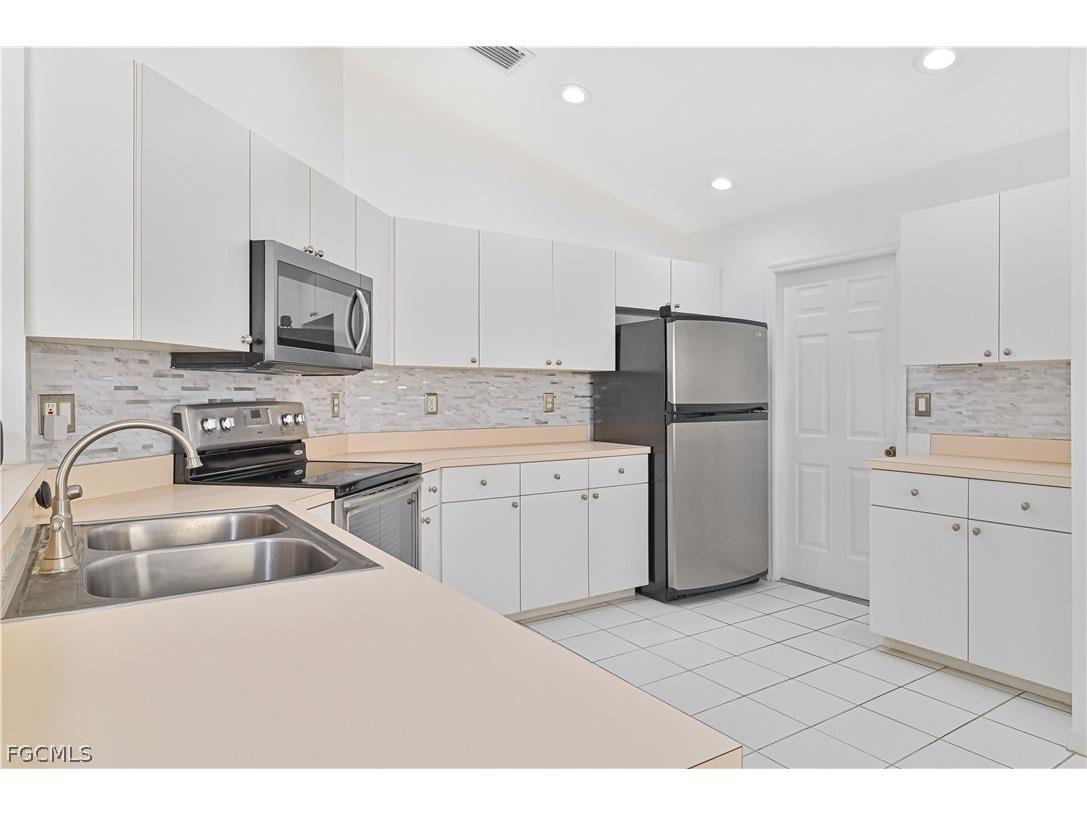 9918 Las Casas Drive Fort Myers FL 33919 2026010787 image17