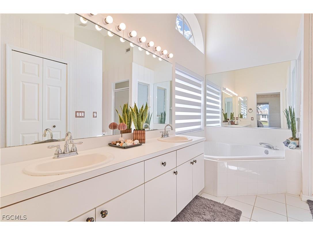 9918 Las Casas Drive Fort Myers FL 33919 2026010787 image33