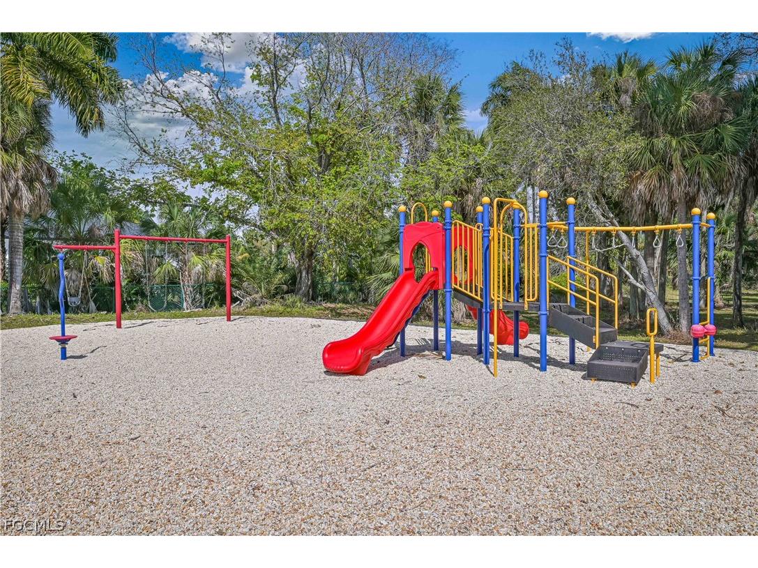 9918 Las Casas Drive Fort Myers FL 33919 2026010787 image40