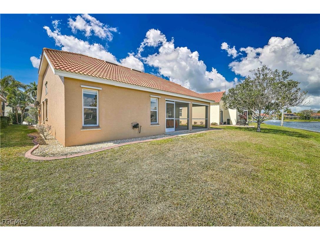9918 Las Casas Drive Fort Myers FL 33919 2026010787 image5