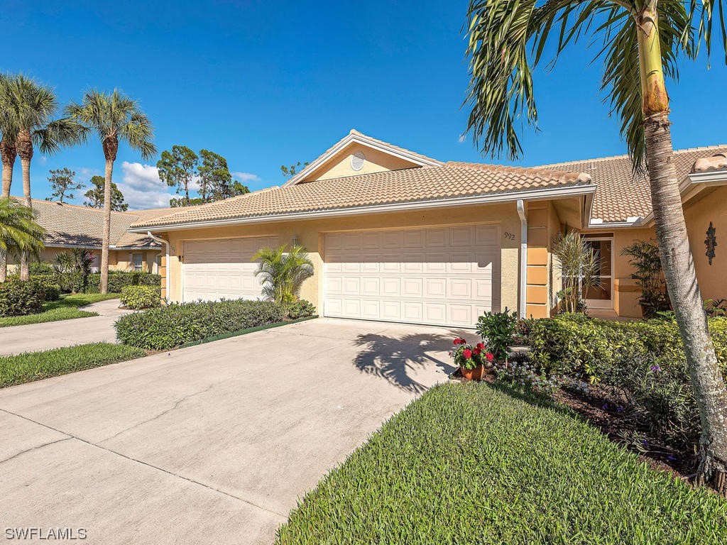992 Marblehead Drive #M-2 Naples FL 34104 224008862 image1