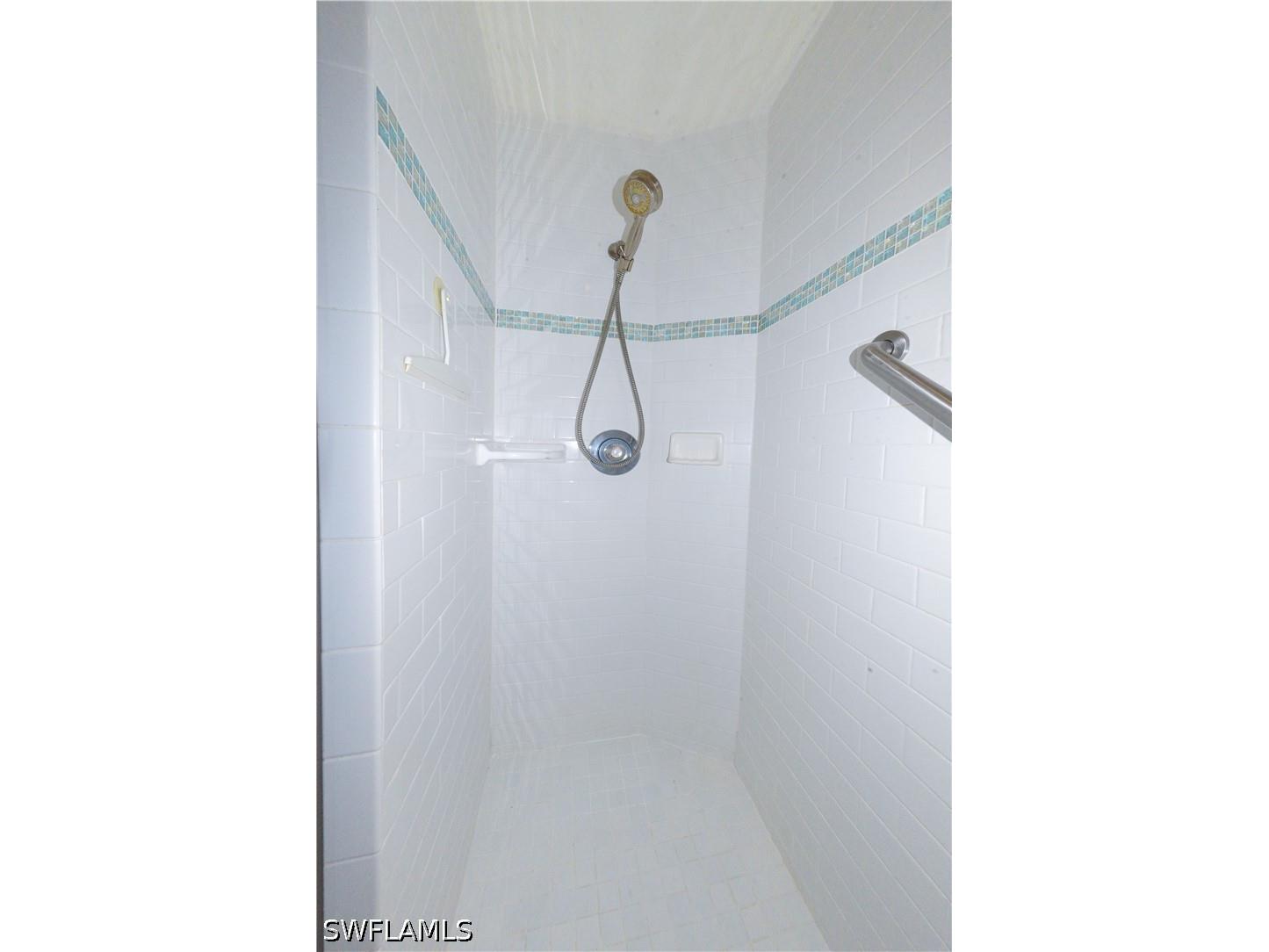 992 Woodshire Lane #D107 Naples FL 34105 226018325 image27