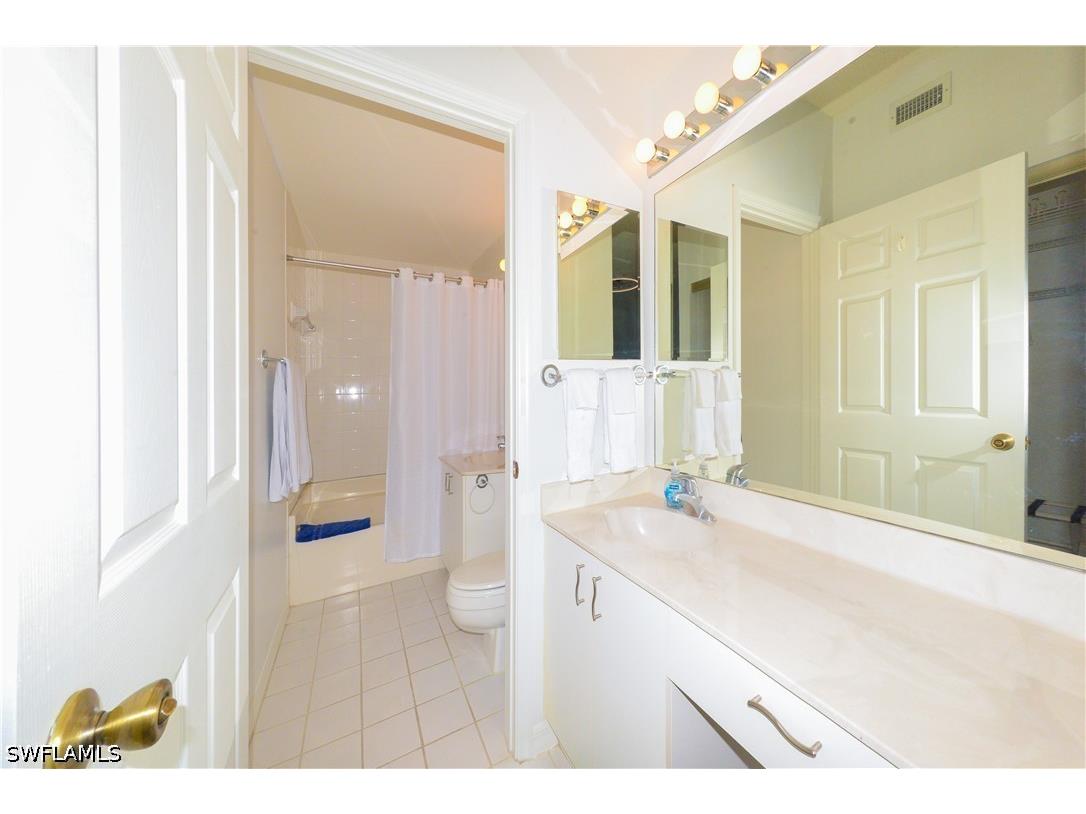 992 Woodshire Lane #D107 Naples FL 34105 226018325 image33